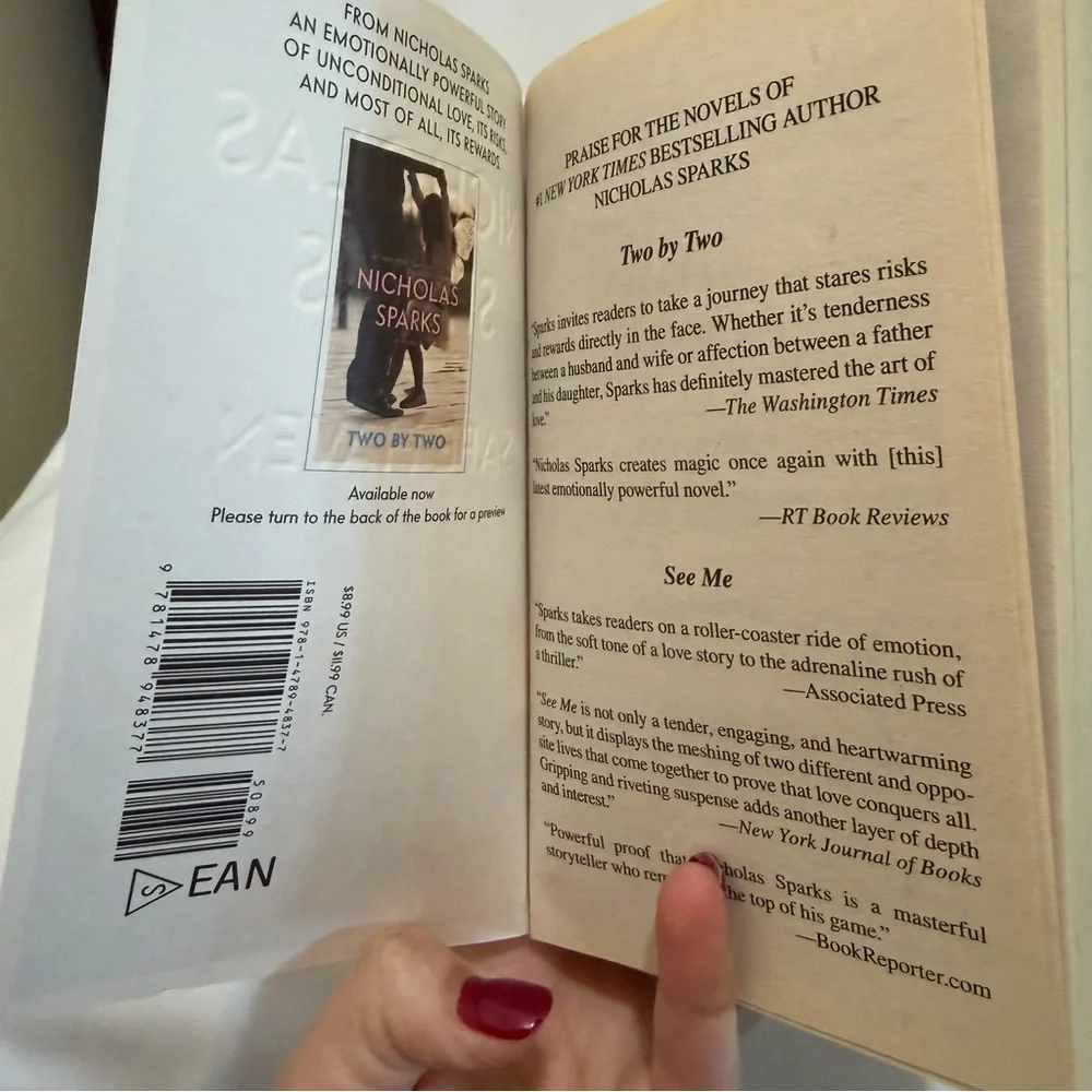 Nicholas Sparks 'Safe Haven' Novel - Blue Cover - Picture 3 of 6